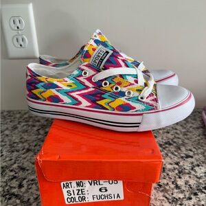 Low-Top Canvas Sneakers in Multicolor Aztec Print - Size 6